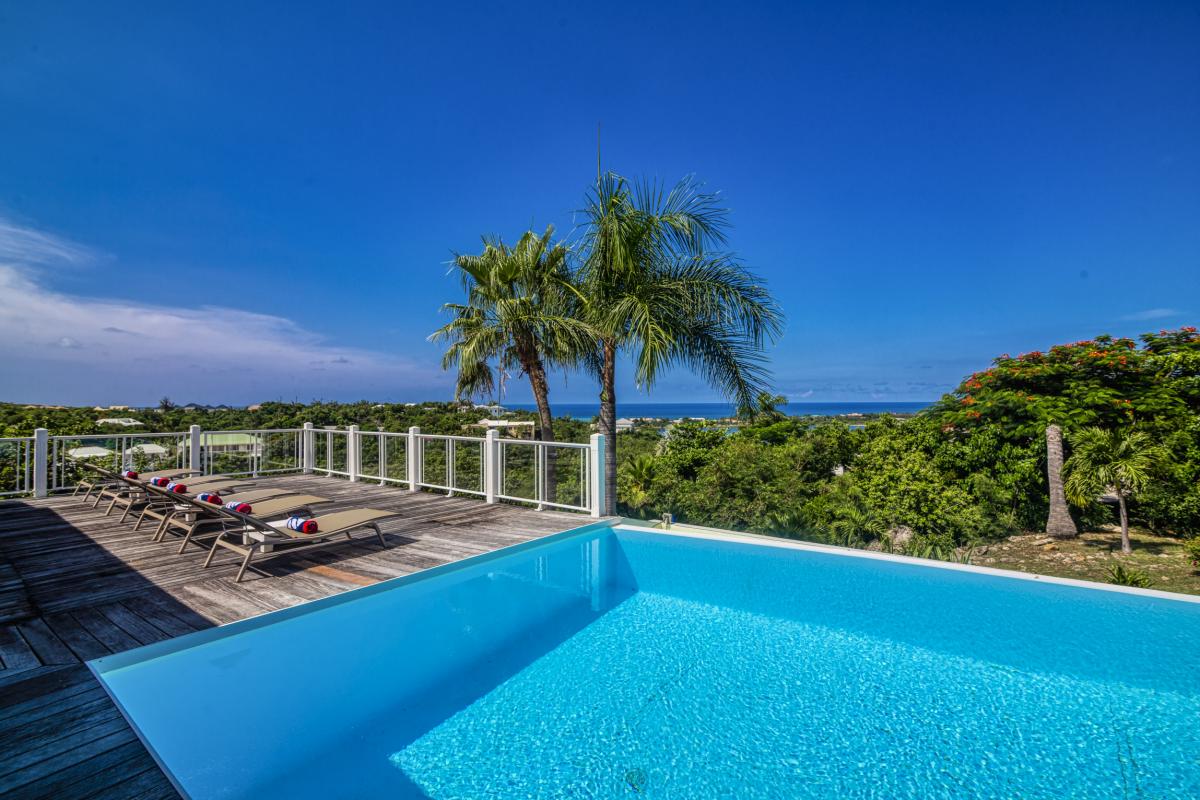 2 Location villa callisto 3 chambres 3 salles de bain avec piscine vue mer aux Terres Basses à Saint Martin